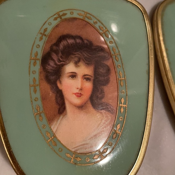 Antique brush and mirror set - Picture 2 of 7